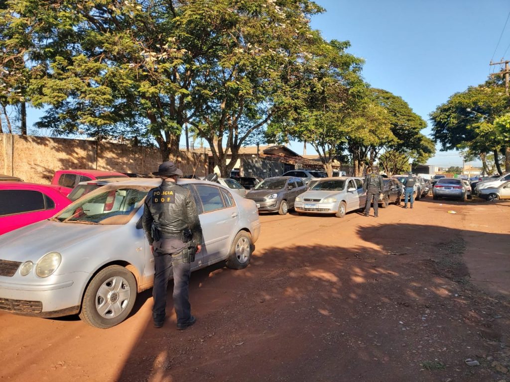 DOF apreende comboio com produtos ilegais avaliados em cerca de 3 milhões DOF apreende comboio com produtos ilegais avaliados em cerca de 3 milhões
