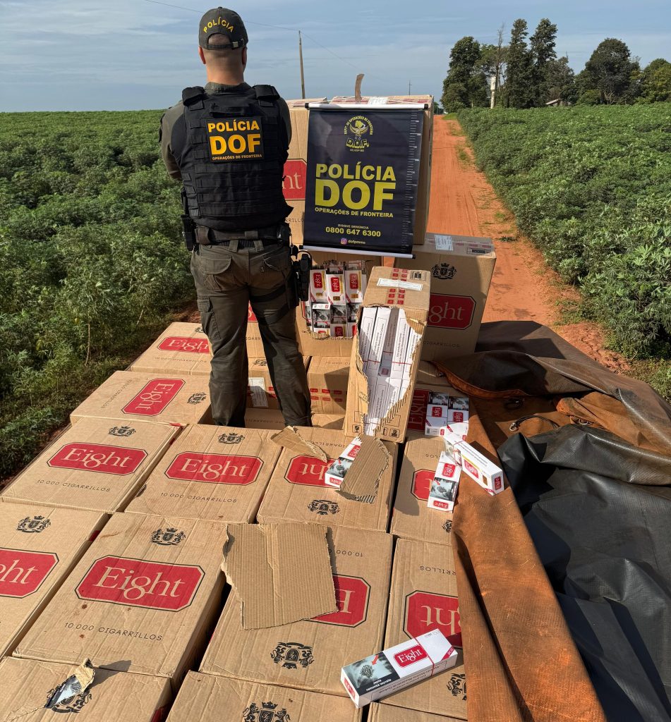 Carga milionária de cigarros contrabandeados é apreendida pelo DOF em Mundo Novo Carga milionária de cigarros contrabandeados é apreendida pelo DOF em Mundo Novo