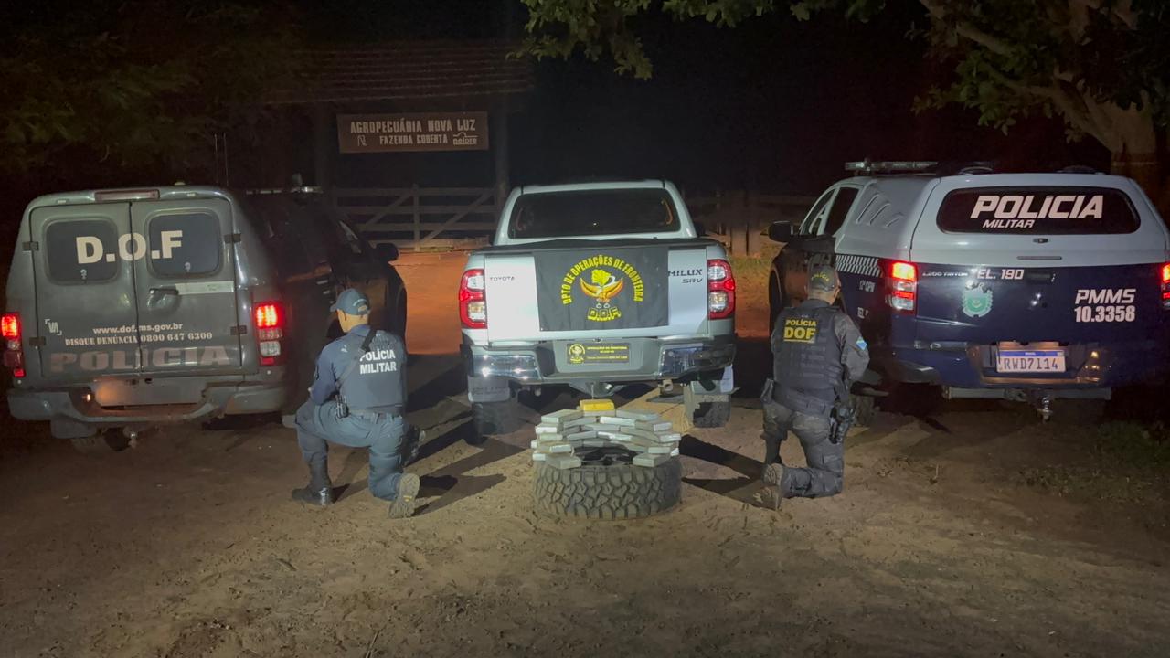 DOF e PM de Camapuã apreendem quase 30 quilos de cocaína que seguiam para Goiás DOF e PM de Camapuã apreendem quase 30 quilos de cocaína que seguiam para Goiás