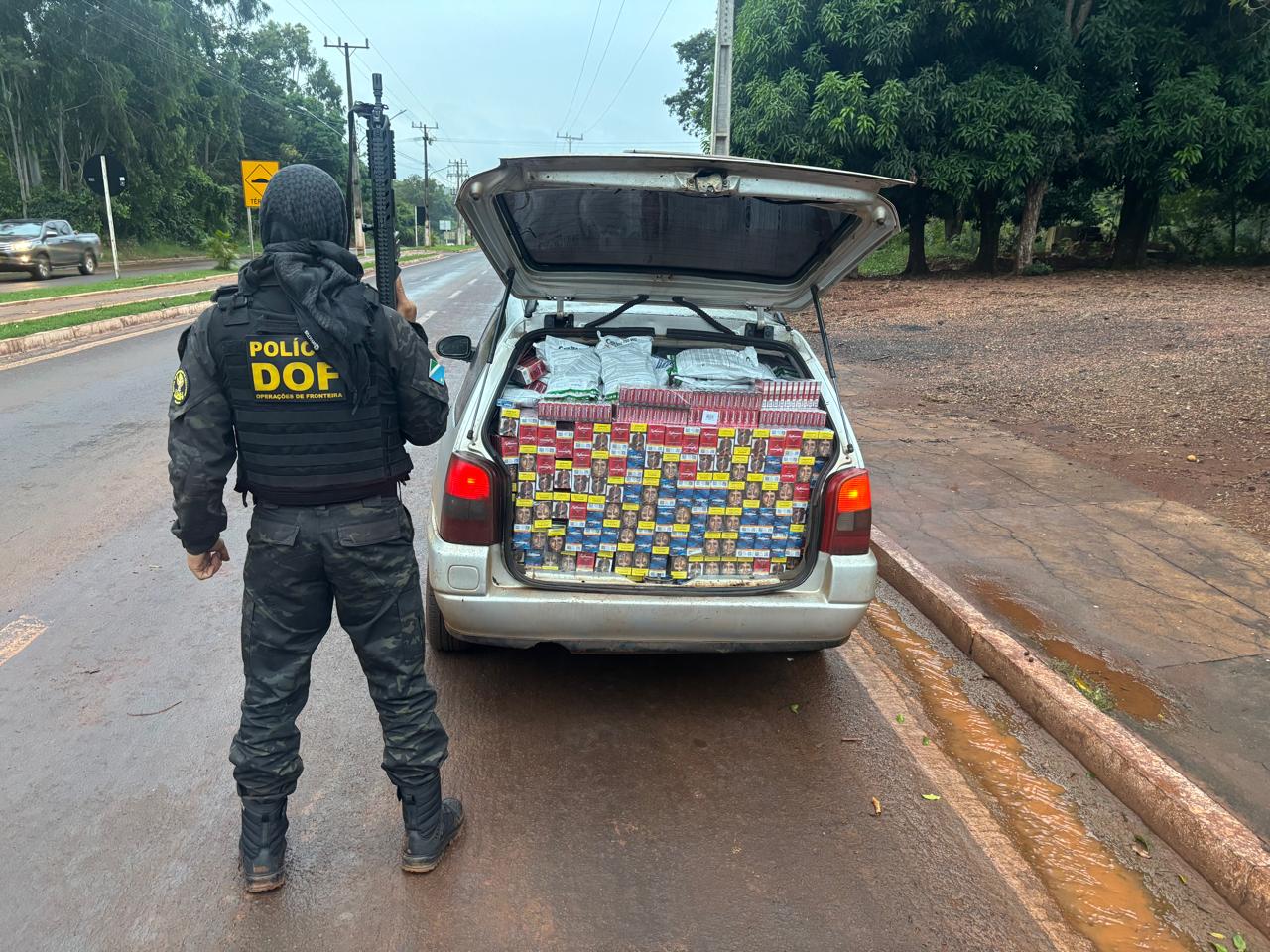 DOF prende dupla com agrotóxicos e cigarros contrabandeados em Maracaju DOF prende dupla com agrotóxicos e cigarros contrabandeados em Maracaju
